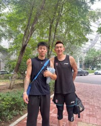 付豪晒与张镇麟&amp;amp;刘雁宇等合照：人生总有很多分岔路口 祝开心顺利