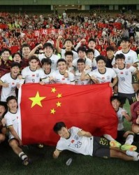 半岛体育-U23国足闯入亚洲杯决赛！河南小伙儿被评最佳球员