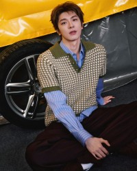 半岛体育登录-林一赛车手造型曝光，利落挺拔荷尔蒙拉满|电影感大片|发型|赛车服|大片|同学_新浪娱乐_新浪新闻